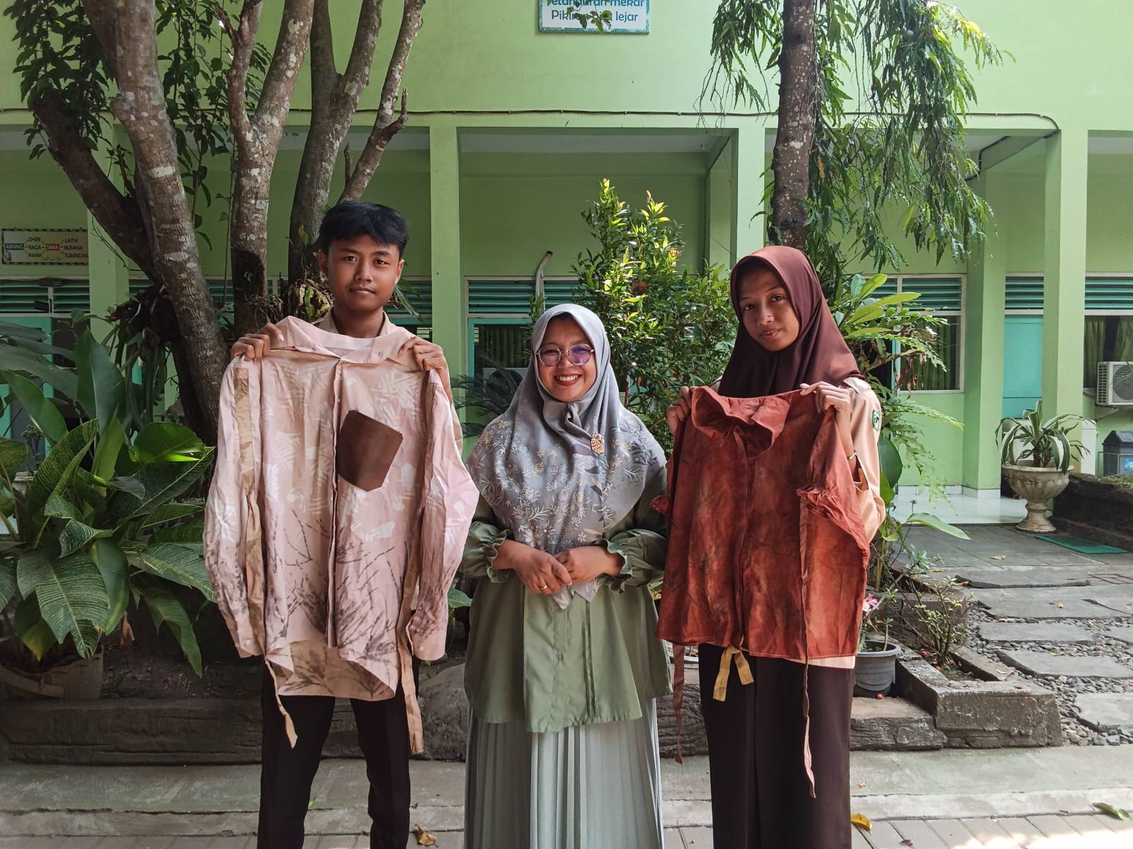 VALIDASI AHLI SENI RUPA